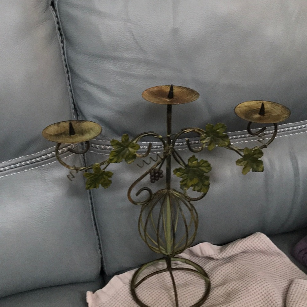 Metal candle holder